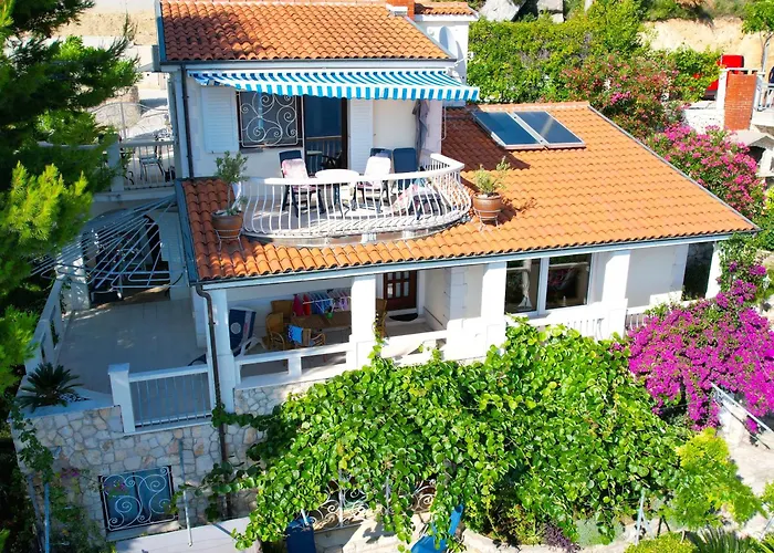Gostinjska kuća Bugenvilla Lokva Rogoznica